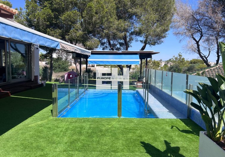 Resale - villa - Orihuela Costa - Costa Blanca