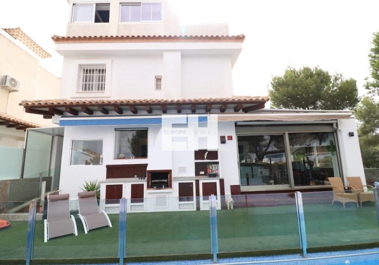 Resale - villa - Orihuela Costa - Costa Blanca