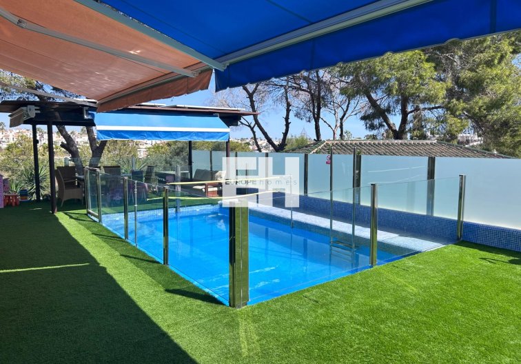 Resale - villa - Orihuela Costa - Costa Blanca