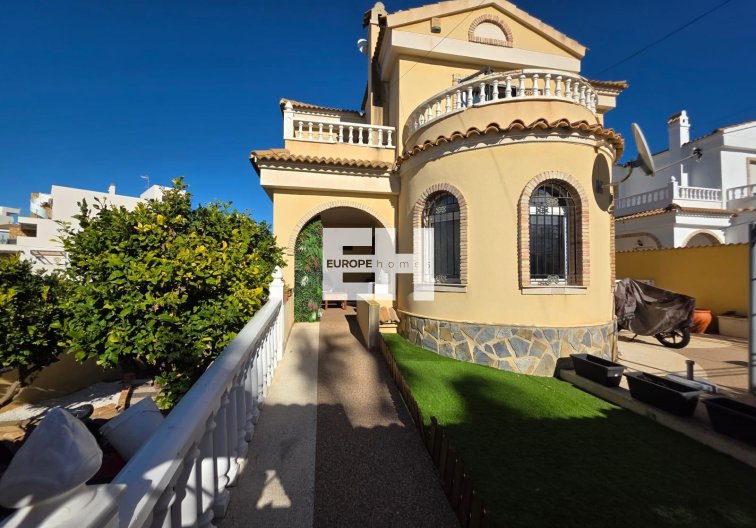 Segunda mano - villa - Orihuela Costa - Villamartín-las Filipinas