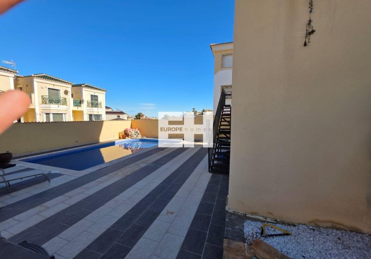 Segunda mano - villa - Orihuela Costa - Villamartín-las Filipinas