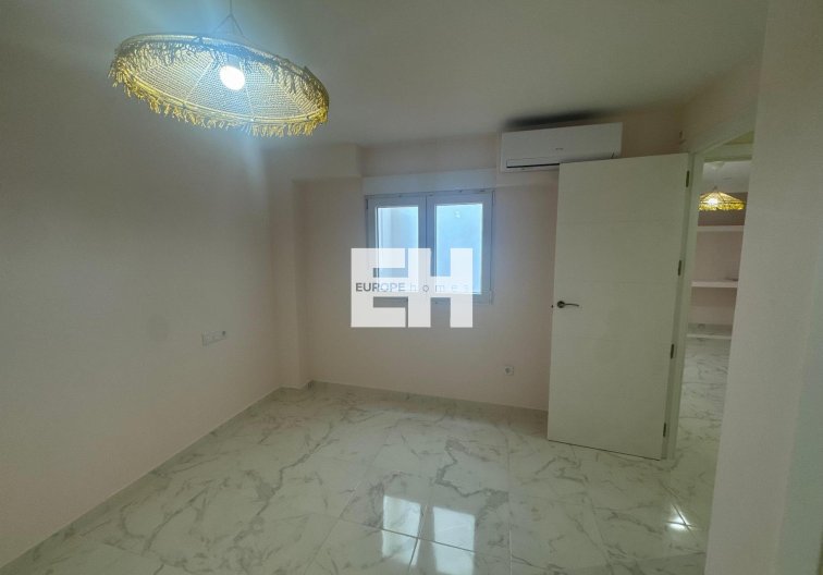 Resale - Apartment - Torrevieja - Costa Blanca