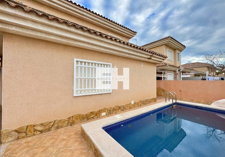 Revente - villa - Torrevieja - Costa Blanca