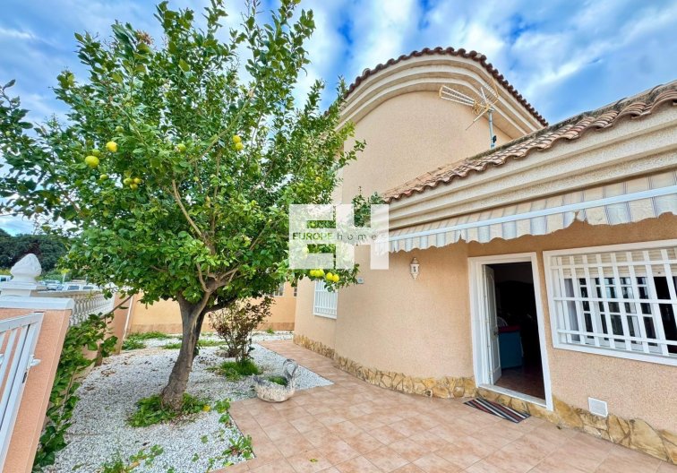 Revente - villa - Torrevieja - Costa Blanca