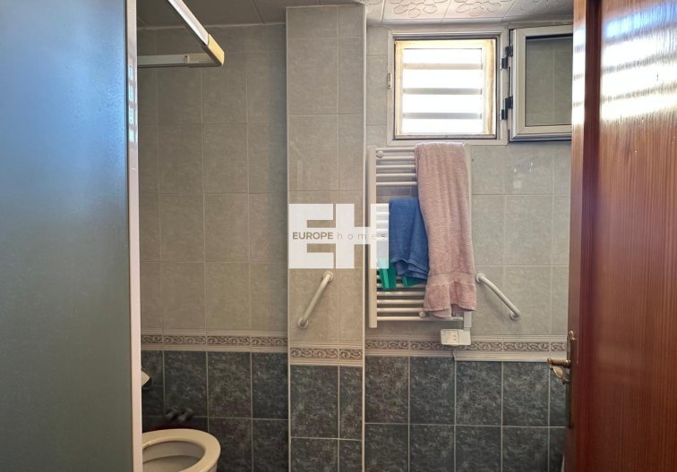 Segunda mano - Apartamento  - Torrevieja - Estacion De Autobuses