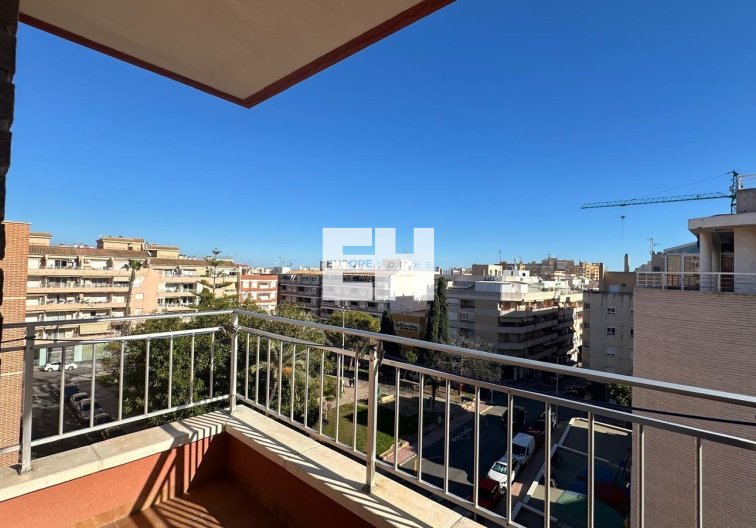 Segunda mano - Apartamento  - Torrevieja - Estacion De Autobuses