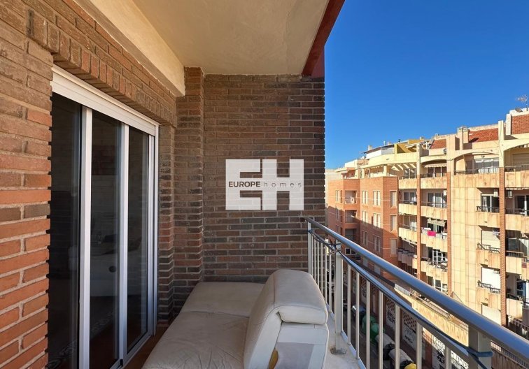 Segunda mano - Apartamento  - Torrevieja - Estacion De Autobuses