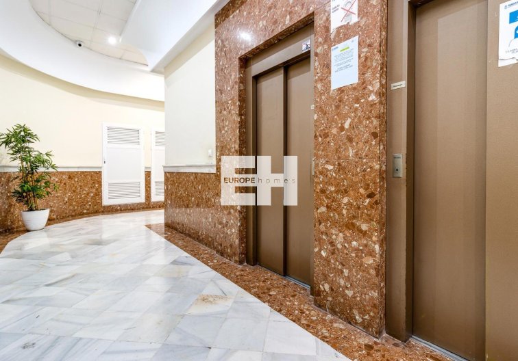 Segunda mano - Apartamento  - Torrevieja - Centro