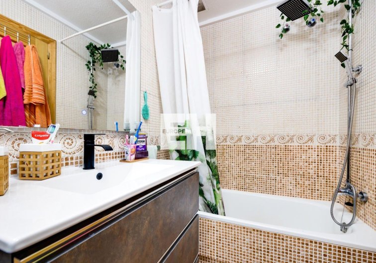 Segunda mano - Apartamento  - Torrevieja - Centro