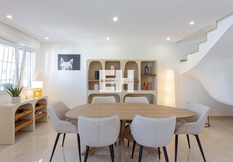 Resale - villa - Pilar de la Horadada - Costa Blanca