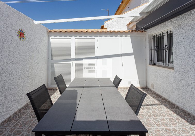 Resale - villa - Pilar de la Horadada - Costa Blanca