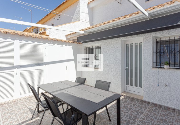 Resale - villa - Pilar de la Horadada - Costa Blanca
