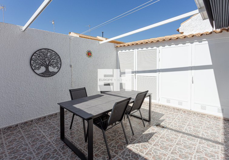 Resale - villa - Pilar de la Horadada - Costa Blanca