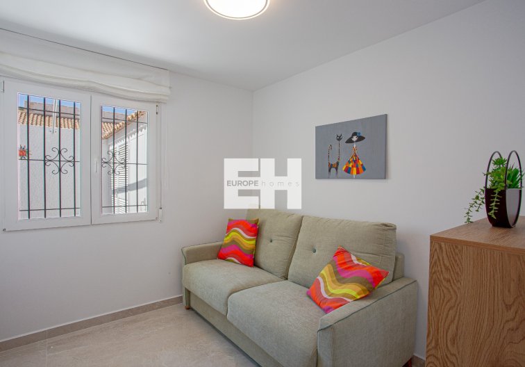 Resale - villa - Pilar de la Horadada - Costa Blanca