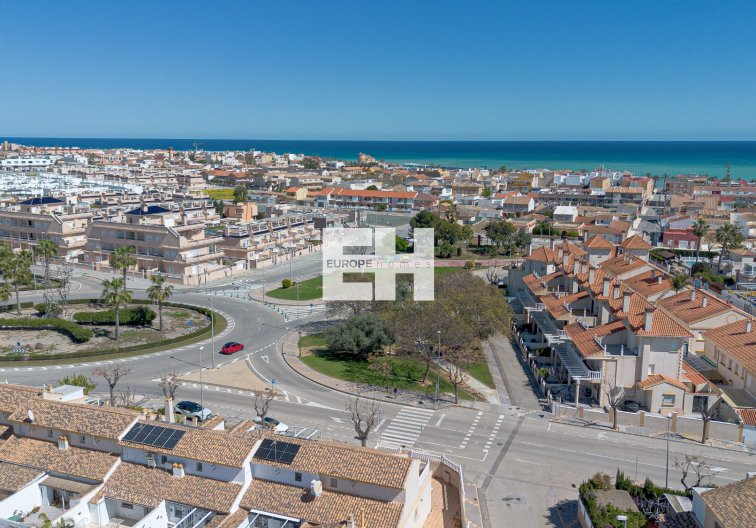 Resale - villa - Pilar de la Horadada - Costa Blanca