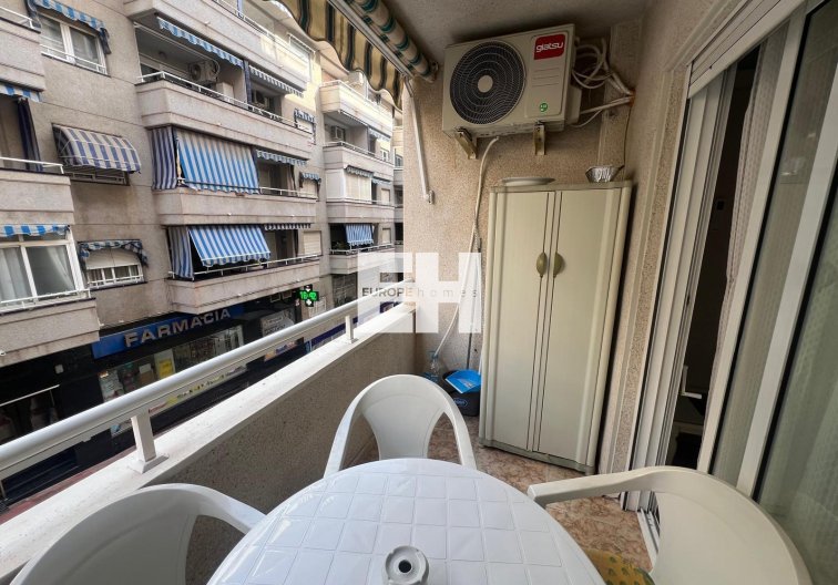 Segunda mano - Apartamento  - Torrevieja - Centro