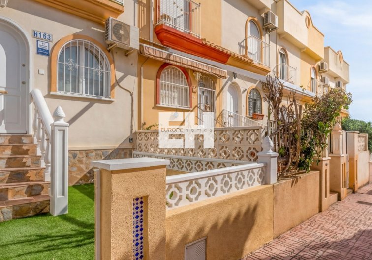 Resale - town house - Orihuela Costa - Costa Blanca