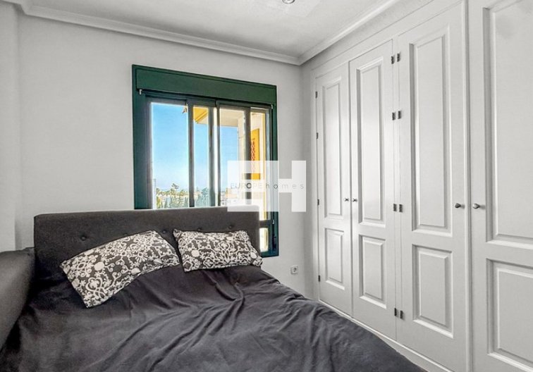 Resale - Apartment - Orihuela Costa - Costa Blanca