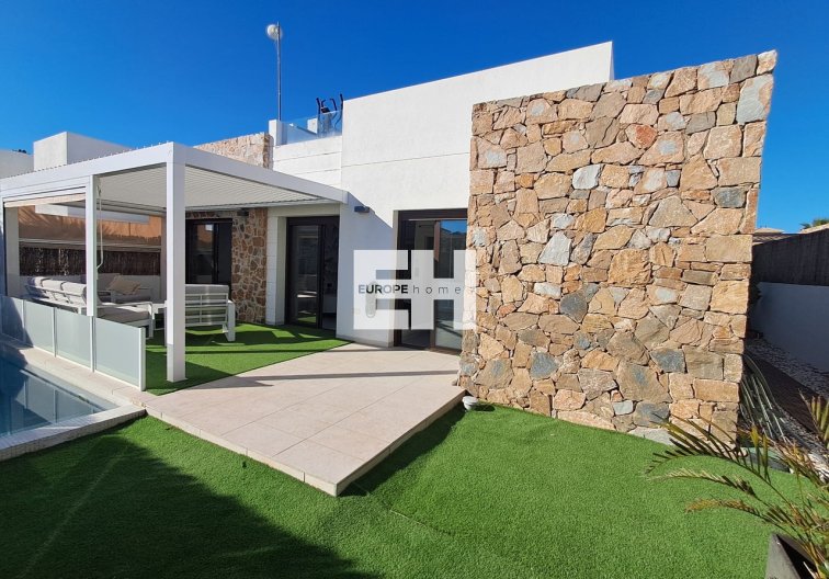 Segunda mano - villa - Cabo Roig - Costa Blanca