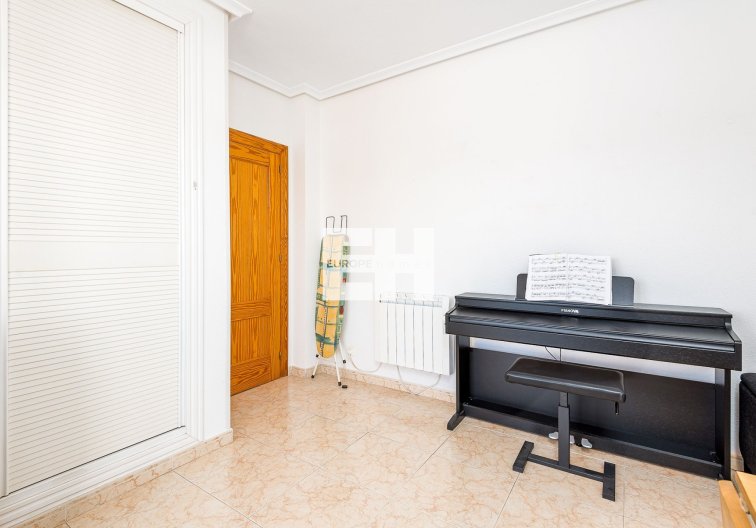 Segunda mano - villa - Torrevieja - Costa Blanca