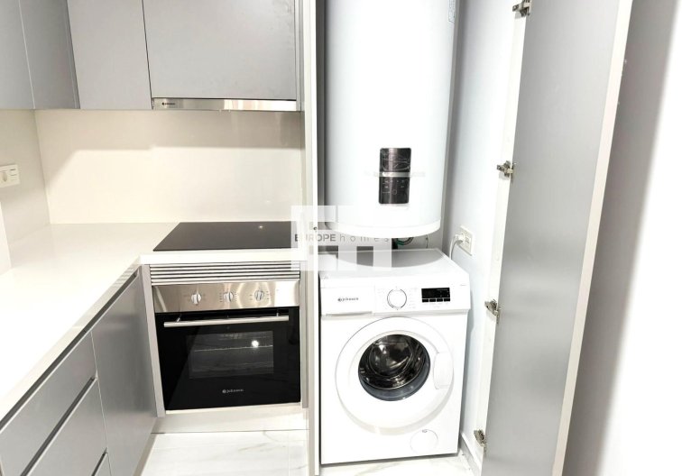 Resale - Apartment - Torrevieja - Parque De Las Naciones