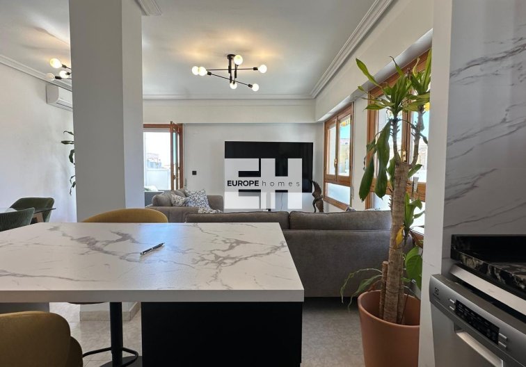 Segunda mano - Apartamento  - Torrevieja - Centro