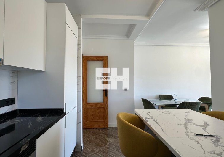 Segunda mano - Apartamento  - Torrevieja - Centro