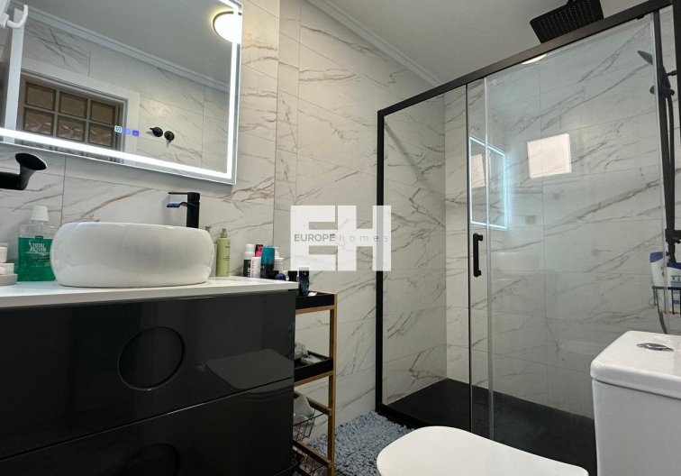 Resale - Apartment - Torrevieja - Playa del Cura