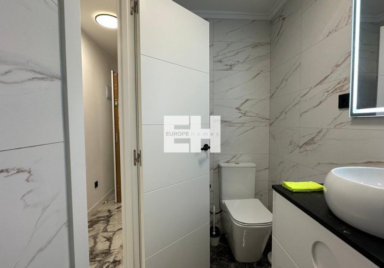 Resale - Apartment - Torrevieja - Playa del Cura