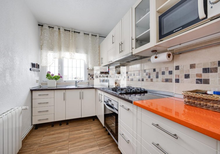 Resale - town house - Torrevieja - Calas Blanca