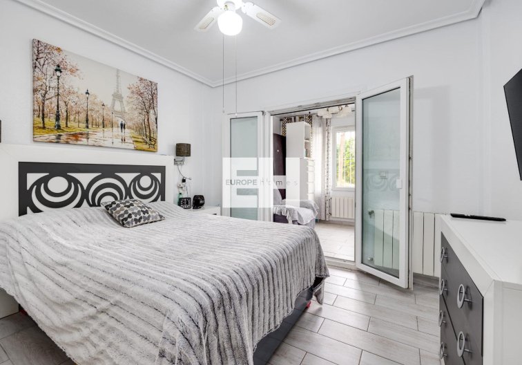 Resale - town house - Torrevieja - Calas Blanca