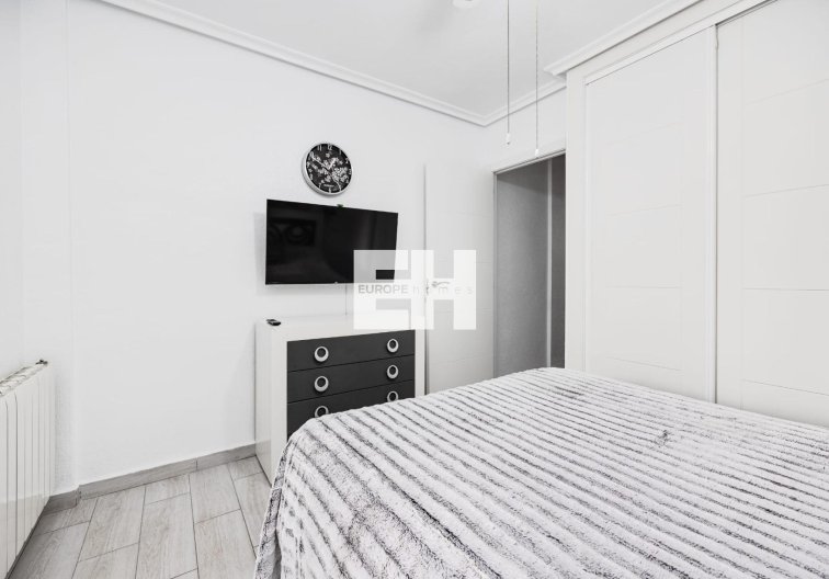 Resale - town house - Torrevieja - Calas Blanca