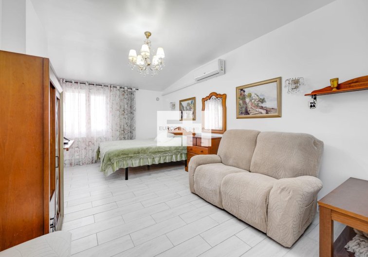 Resale - town house - Torrevieja - Calas Blanca