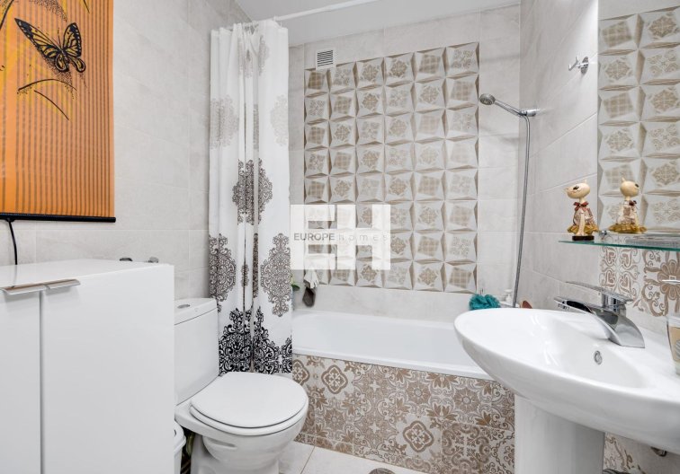 Resale - town house - Torrevieja - Calas Blanca