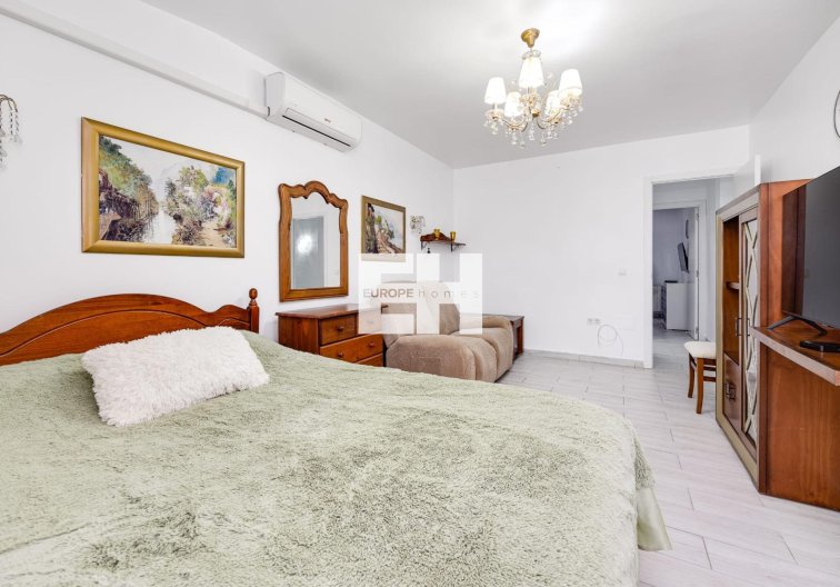 Resale - town house - Torrevieja - Calas Blanca