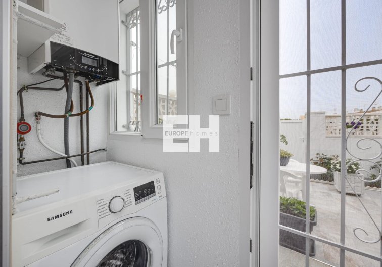 Resale - town house - Torrevieja - Calas Blanca