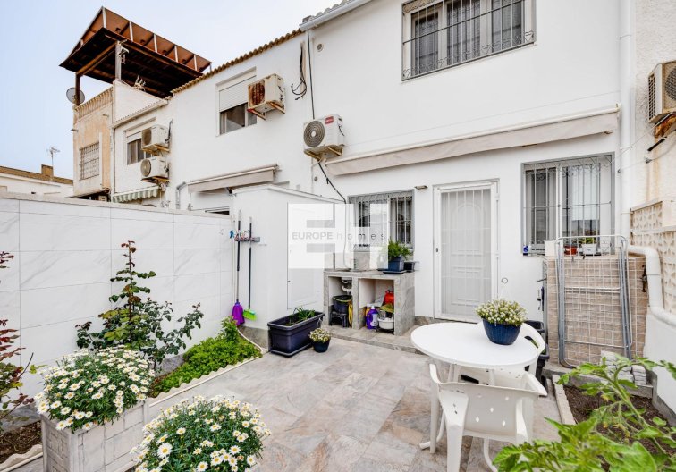 Resale - town house - Torrevieja - Calas Blanca