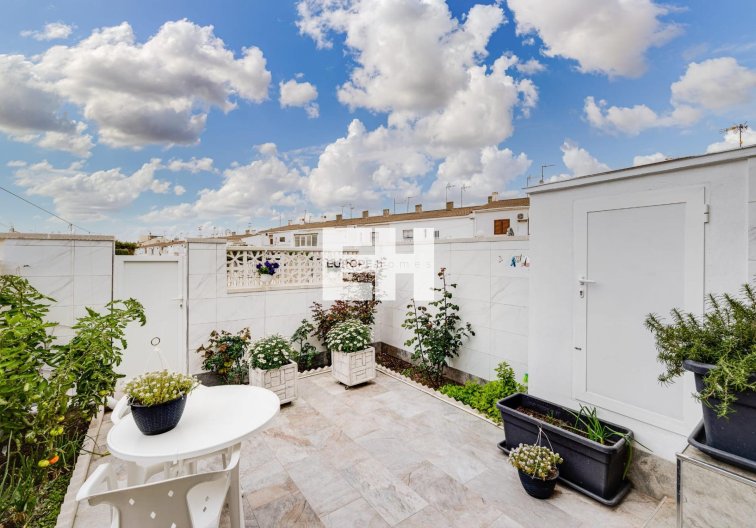 Resale - town house - Torrevieja - Calas Blanca
