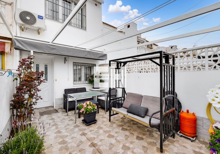 Resale - town house - Torrevieja - Calas Blanca