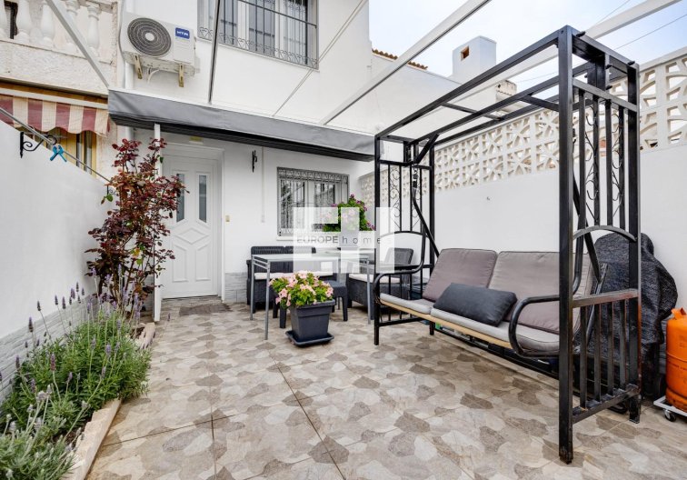 Resale - town house - Torrevieja - Calas Blanca