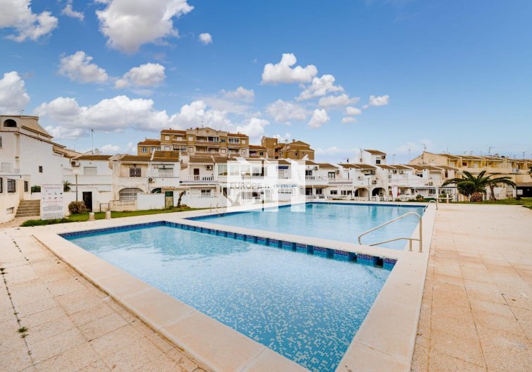 Resale - town house - Torrevieja - Calas Blanca