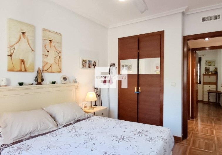 Segunda mano - Apartamento  - Torrevieja - Parque Acuático - Sector 25