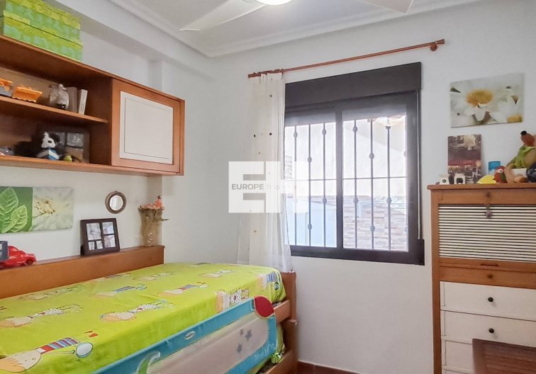 Segunda mano - Apartamento  - Torrevieja - Parque Acuático - Sector 25