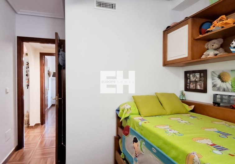 Segunda mano - Apartamento  - Torrevieja - Parque Acuático - Sector 25