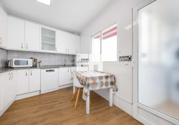 Resale - Apartment - Torrevieja - Centro