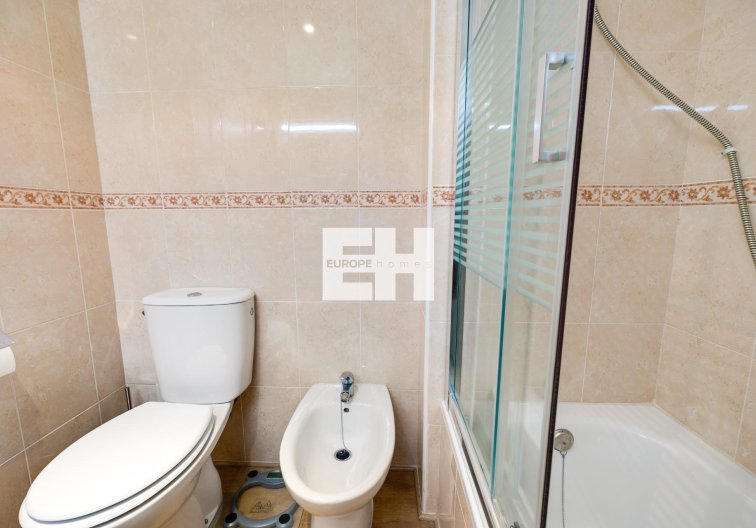 Resale - Apartment - Torrevieja - Centro