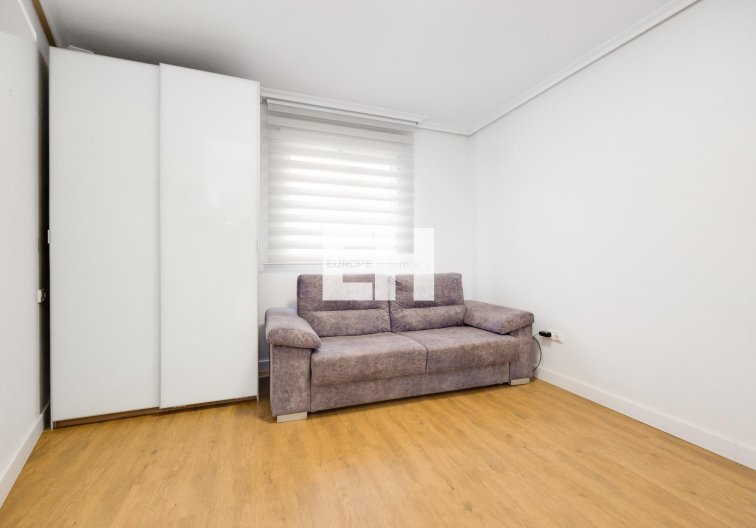 Resale - Apartment - Torrevieja - Centro