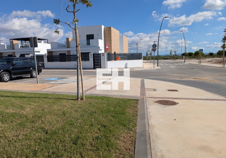 Revente - villa - Roldan - Inland