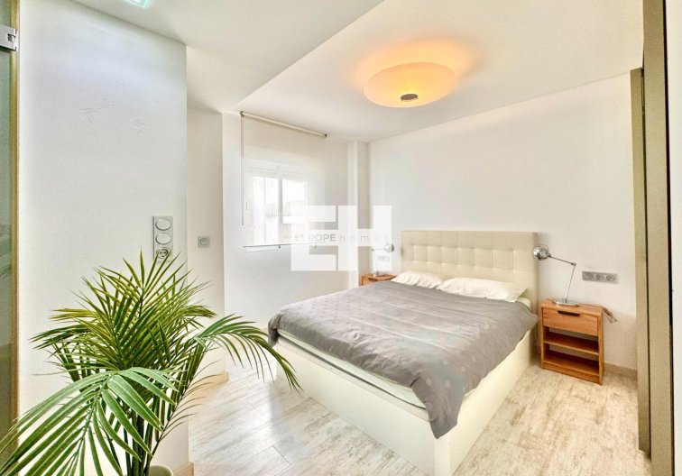 Segunda mano - Apartamento  - Torrevieja - Estacion De Autobuses