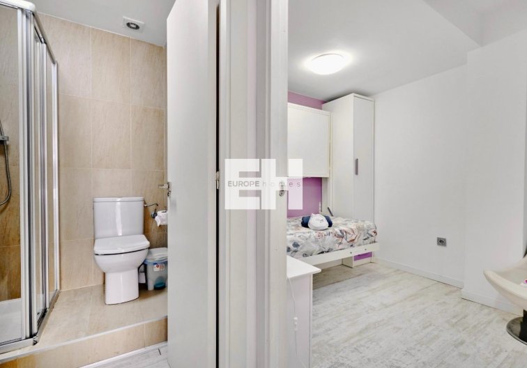 Segunda mano - Apartamento  - Torrevieja - Estacion De Autobuses